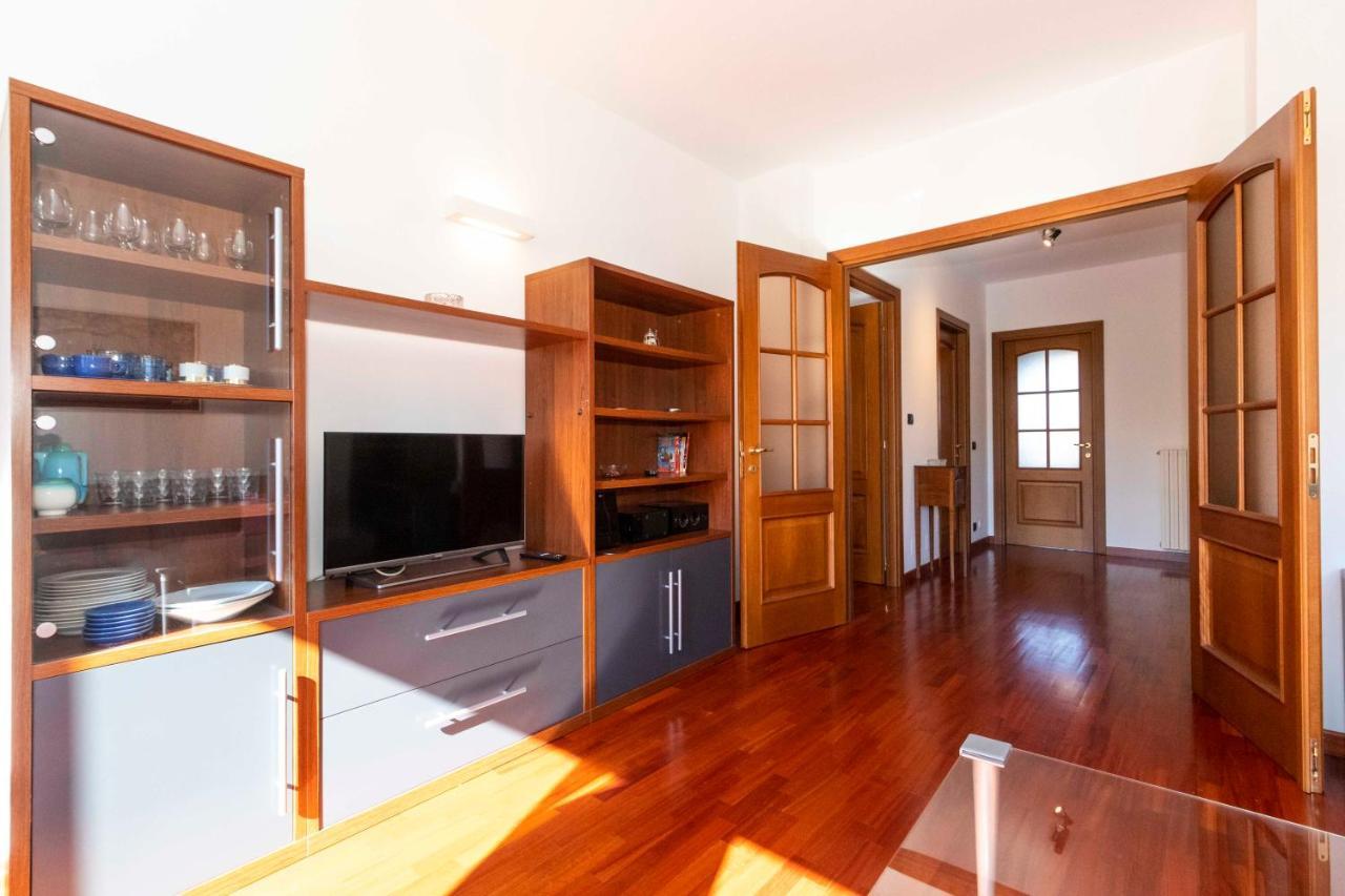 Cozy&Spacious Apt 2 Min Walk From The Tram Stop! Apartment Turin Luaran gambar